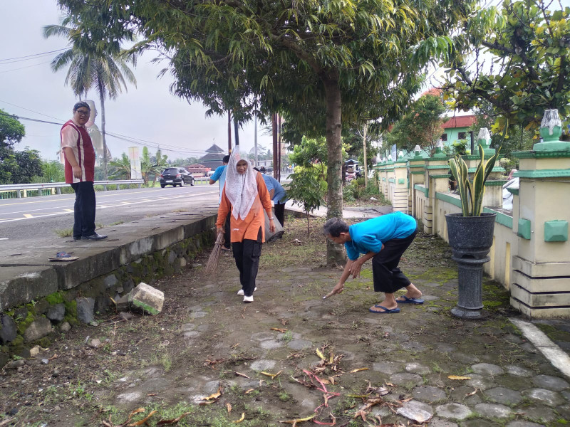 Kerja Bakti Bersama 